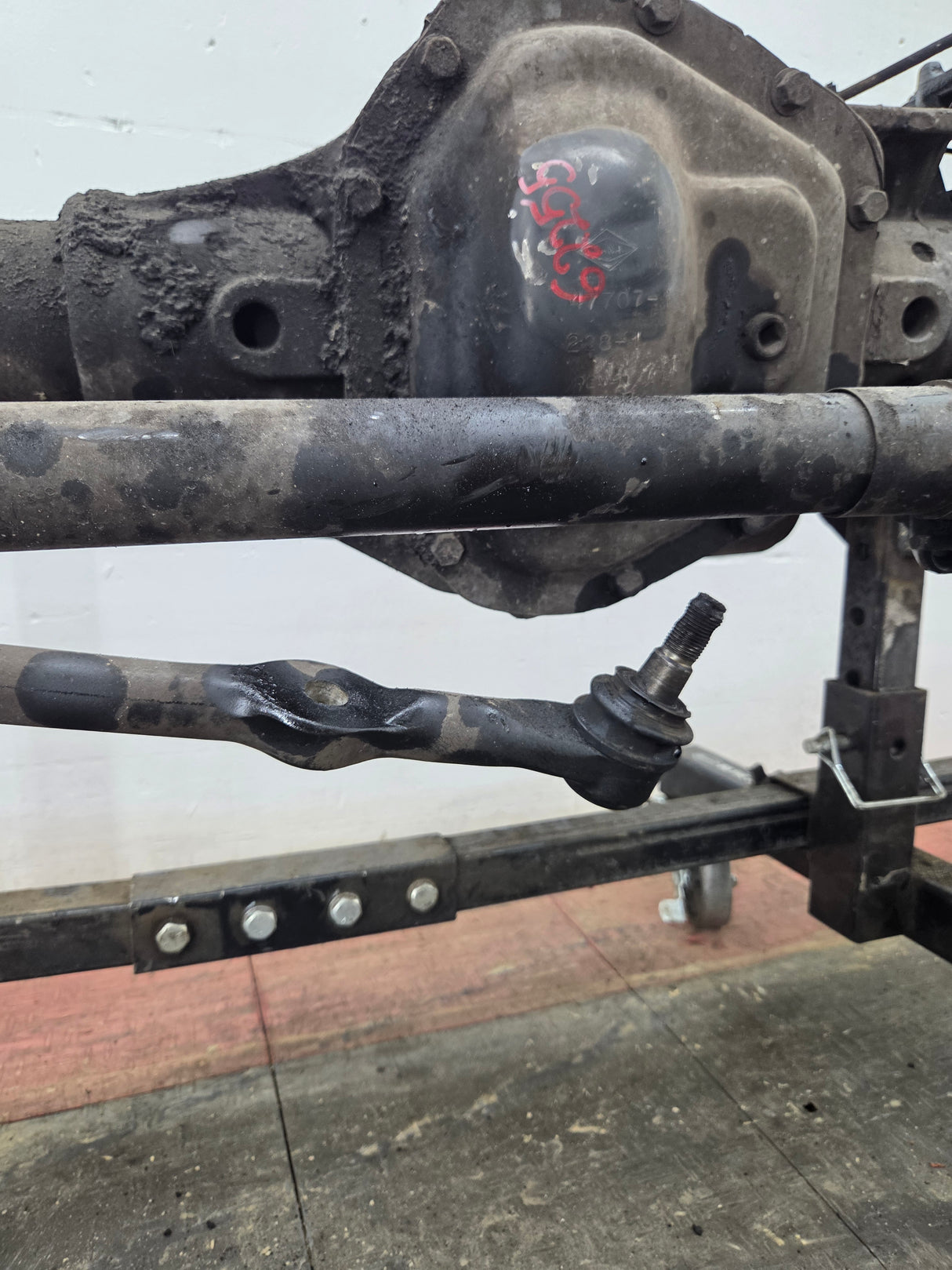 2011-2012 Ford Super Duty F250 F350 Front Axle 3.73 Gear Ratio