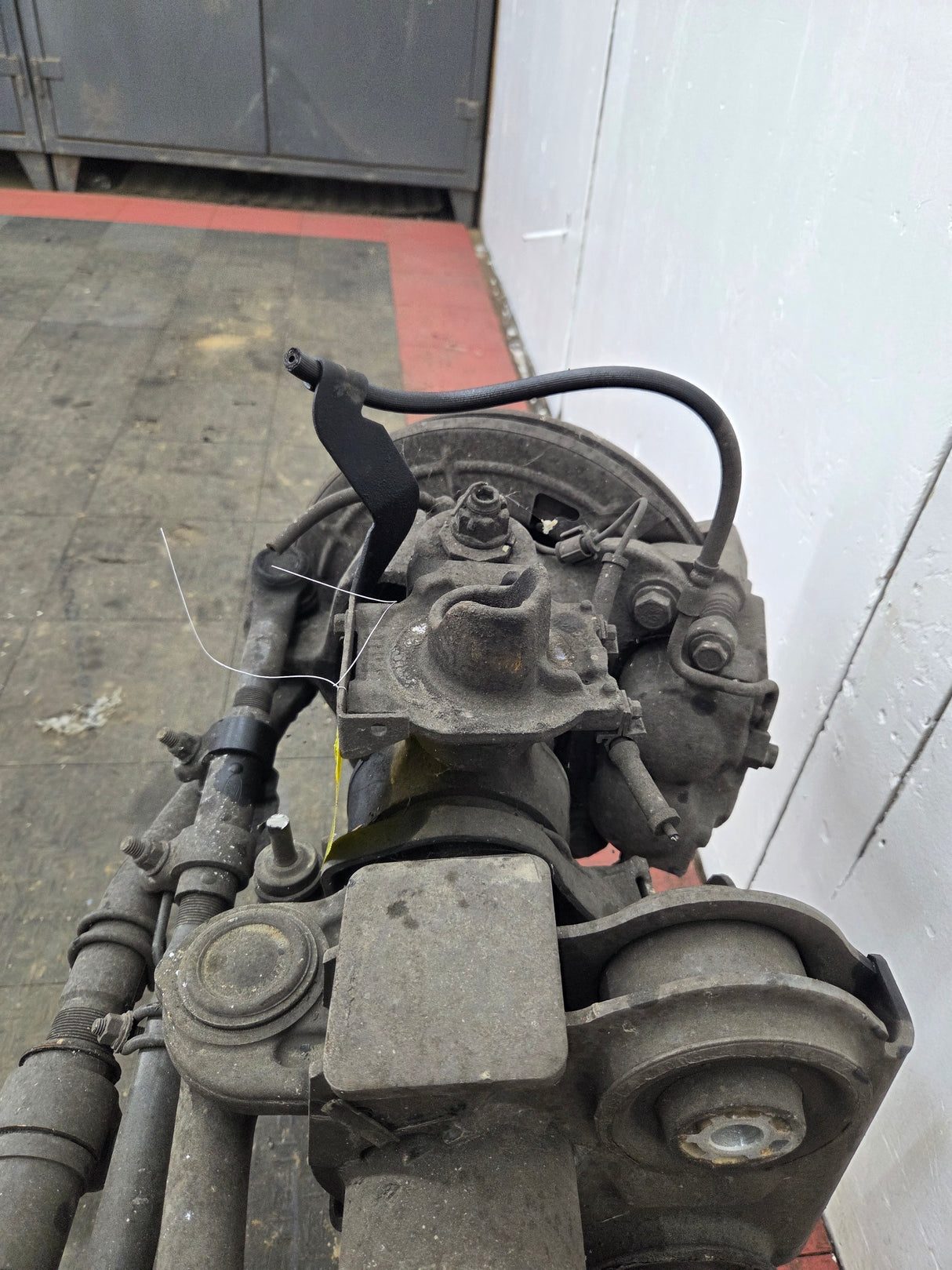2011-2012 Ford Super Duty F250 F350 Front Axle 3.73 Gear Ratio