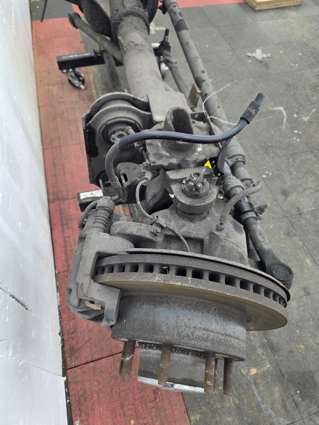 2011-2012 Ford Super Duty F250 F350 Front Axle 3.73 Gear Ratio