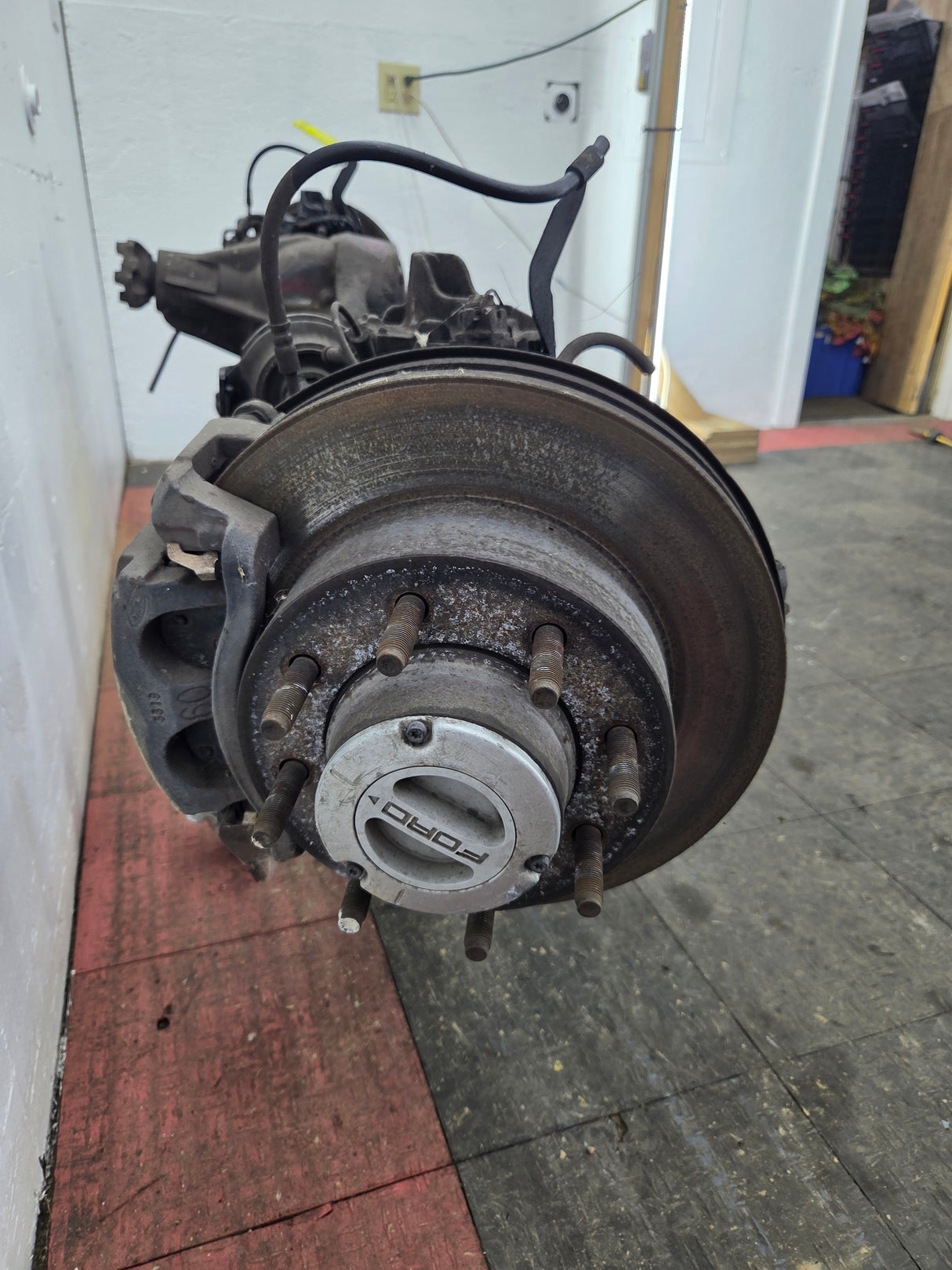2011-2012 Ford Super Duty F250 F350 Front Axle 3.73 Gear Ratio
