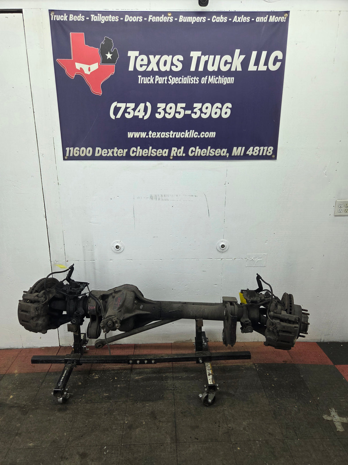 2011-2012 Ford Super Duty F250 F350 Front Axle 3.73 Gear Ratio