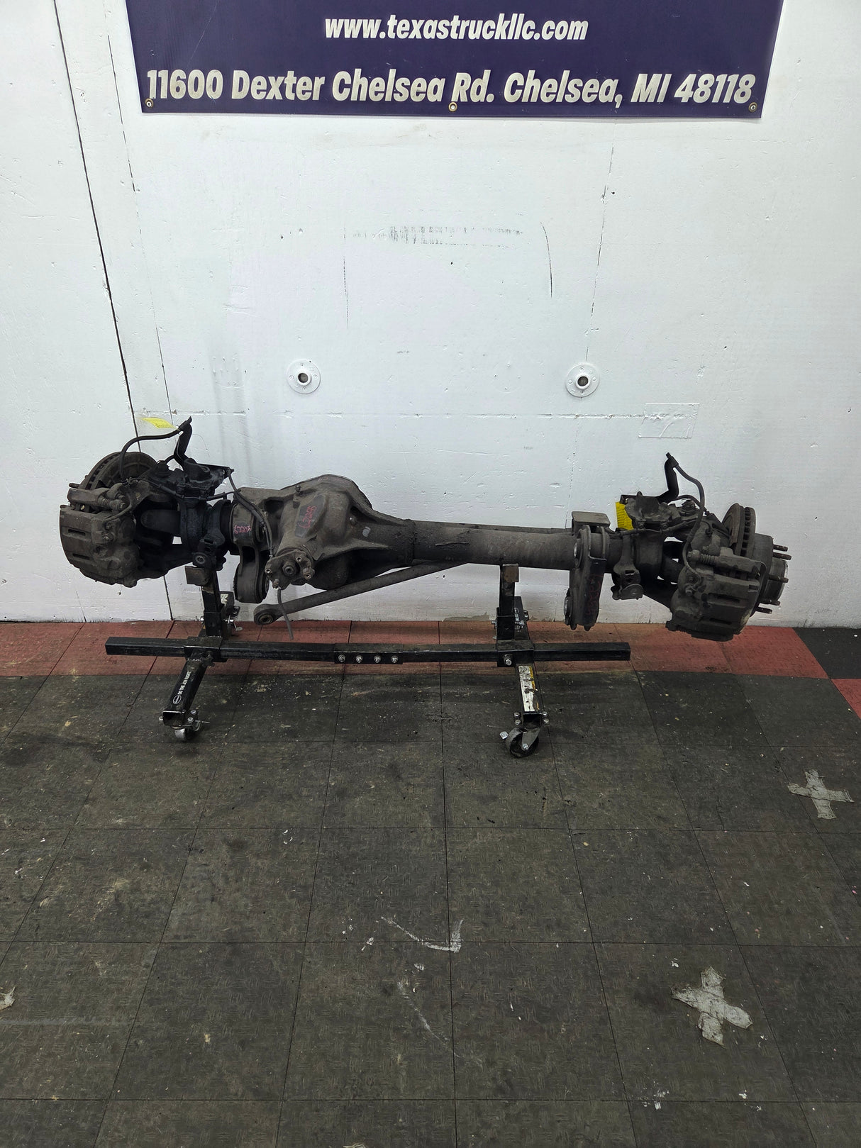 2011-2012 Ford Super Duty F250 F350 Front Axle 3.73 Gear Ratio