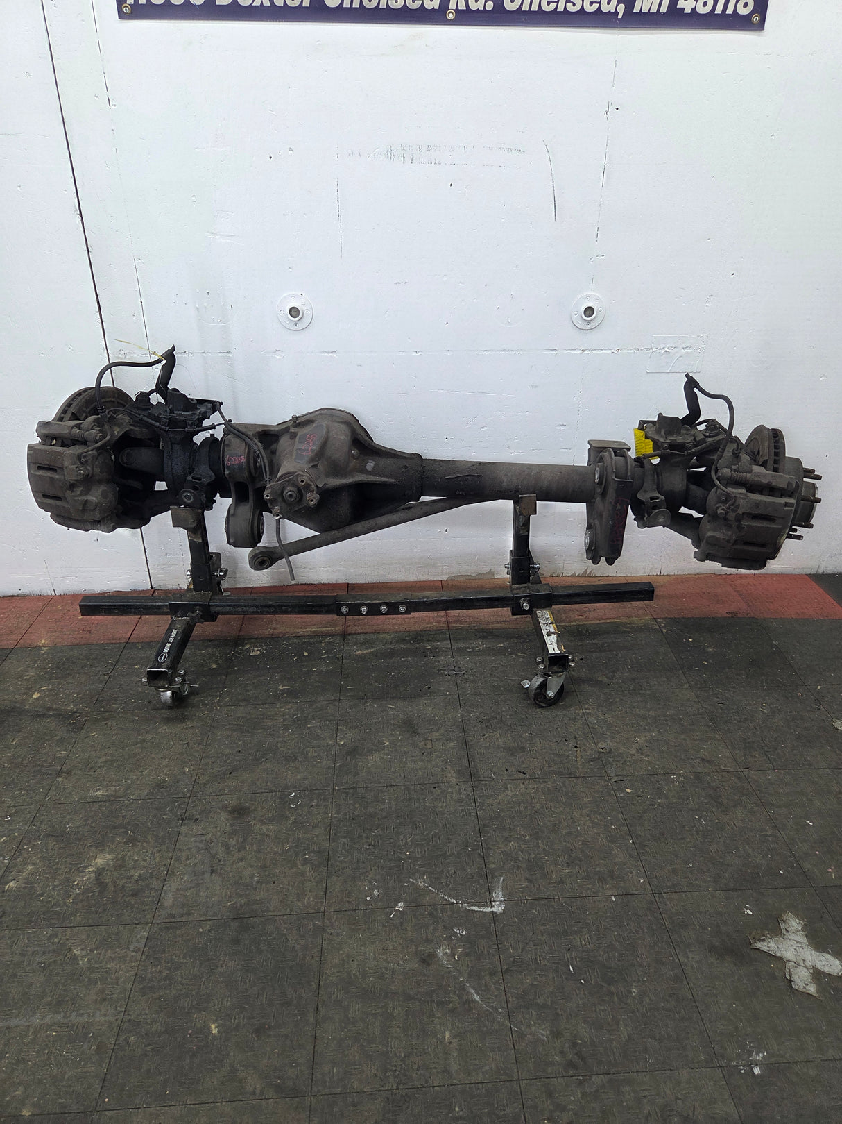 2011-2012 Ford Super Duty F250 F350 Front Axle 3.73 Gear Ratio