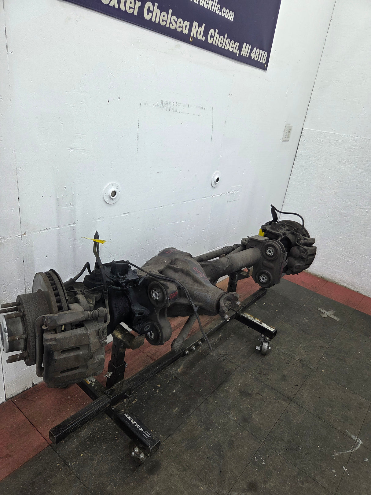 2011-2012 Ford Super Duty F250 F350 Front Axle 3.73 Gear Ratio