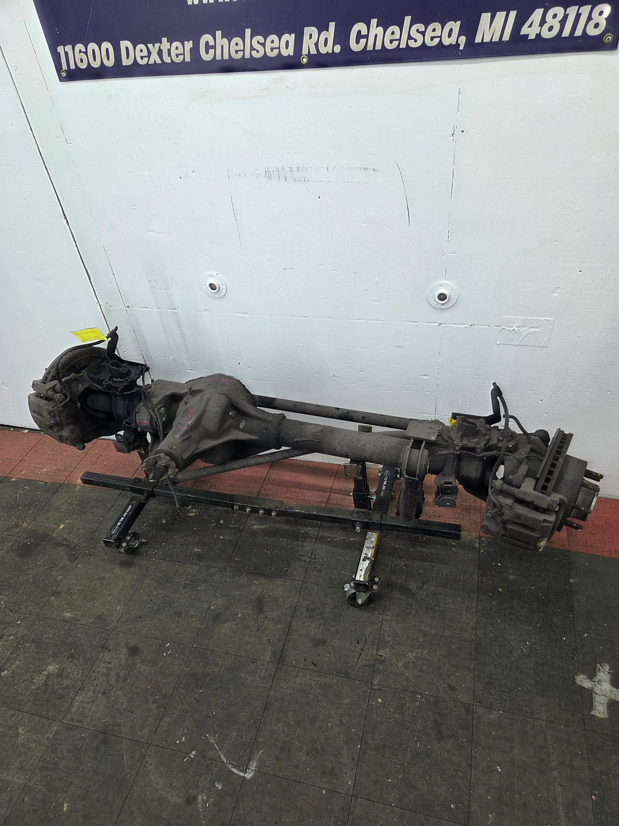 2011-2012 Ford Super Duty F250 F350 Front Axle 3.73 Gear Ratio