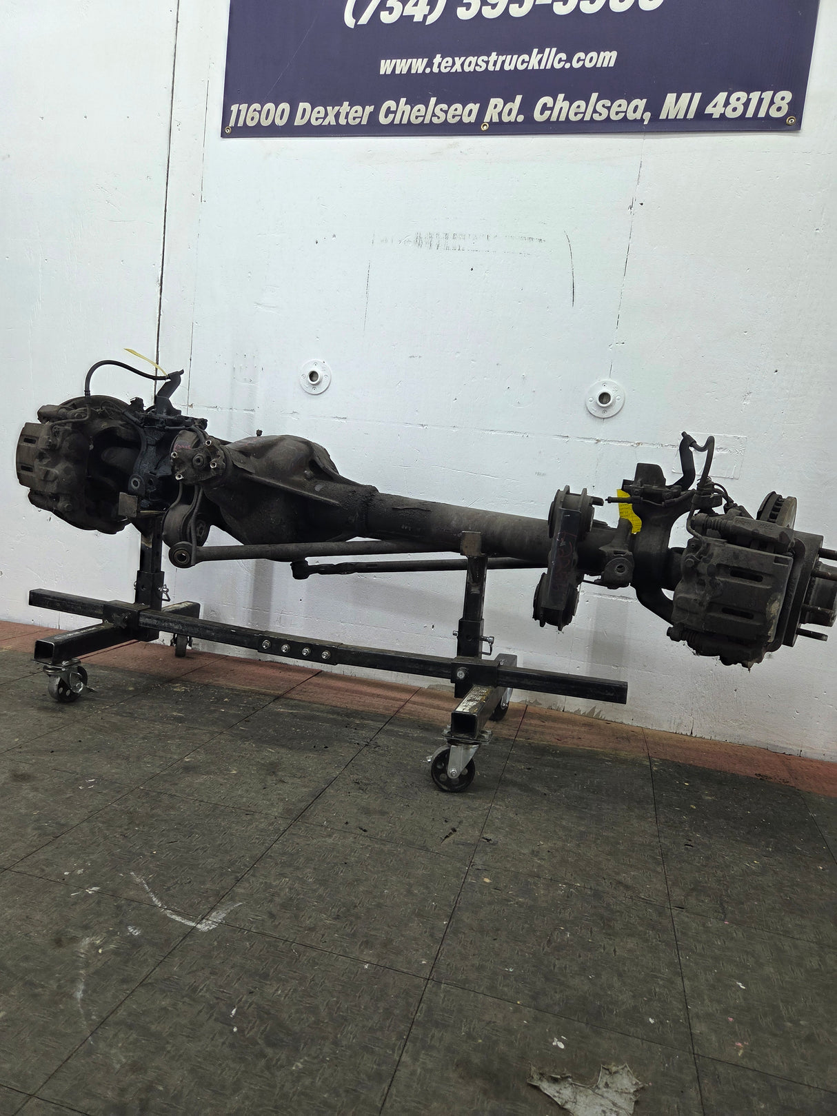 2011-2012 Ford Super Duty F250 F350 Front Axle 3.73 Gear Ratio
