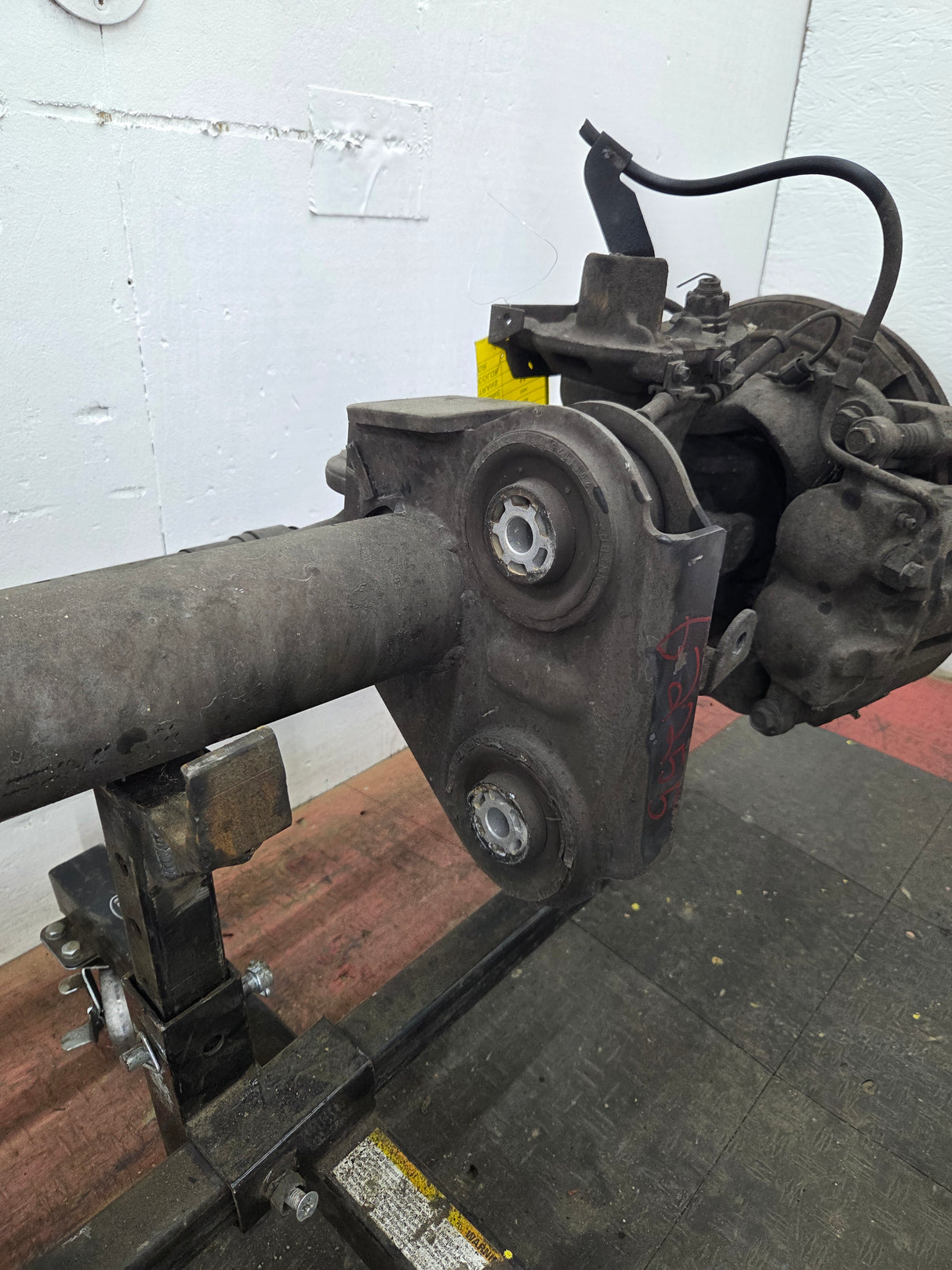 2011-2012 Ford Super Duty F250 F350 Front Axle 3.73 Gear Ratio