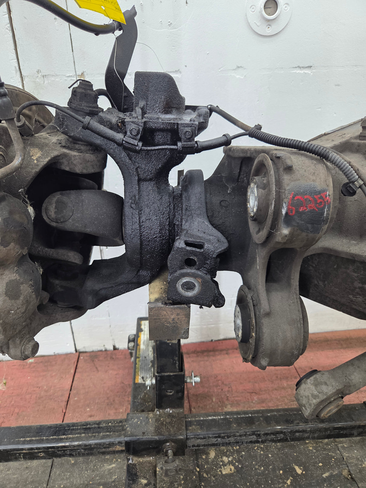 2011-2012 Ford Super Duty F250 F350 Front Axle 3.73 Gear Ratio