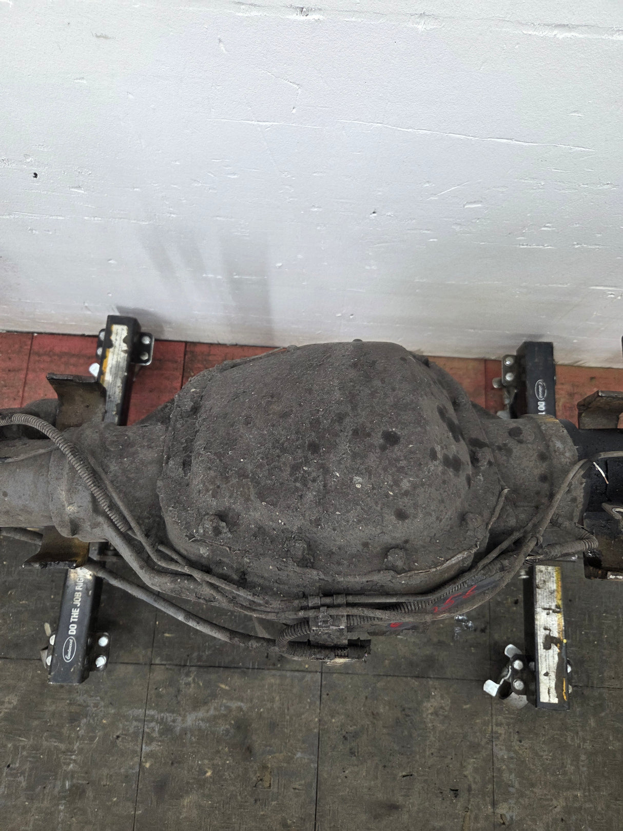 2011-2012 Ford Super Duty F250 F350 Rear Axle 3.73 Gear Ratio Electric Locking Rear End 220k Miles