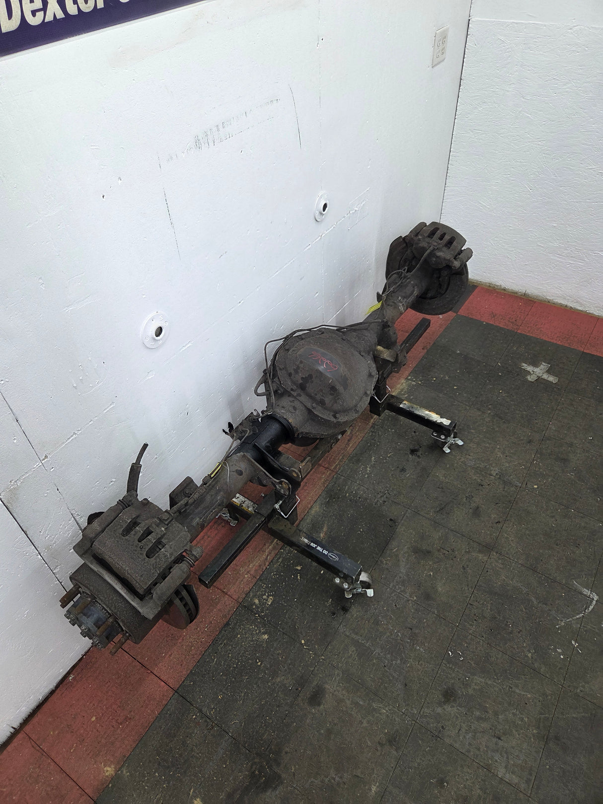 2011-2012 Ford Super Duty F250 F350 Rear Axle 3.73 Gear Ratio Electric Locking Rear End 220k Miles