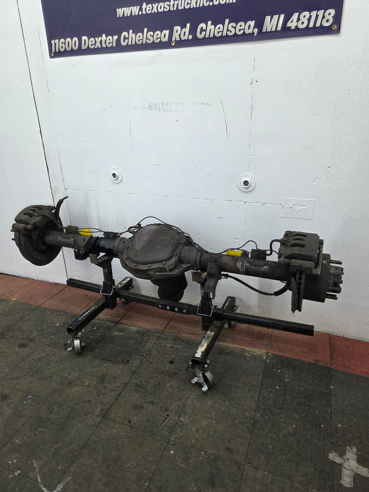 2011-2012 Ford Super Duty F250 F350 Rear Axle 3.73 Gear Ratio Electric Locking Rear End 220k Miles