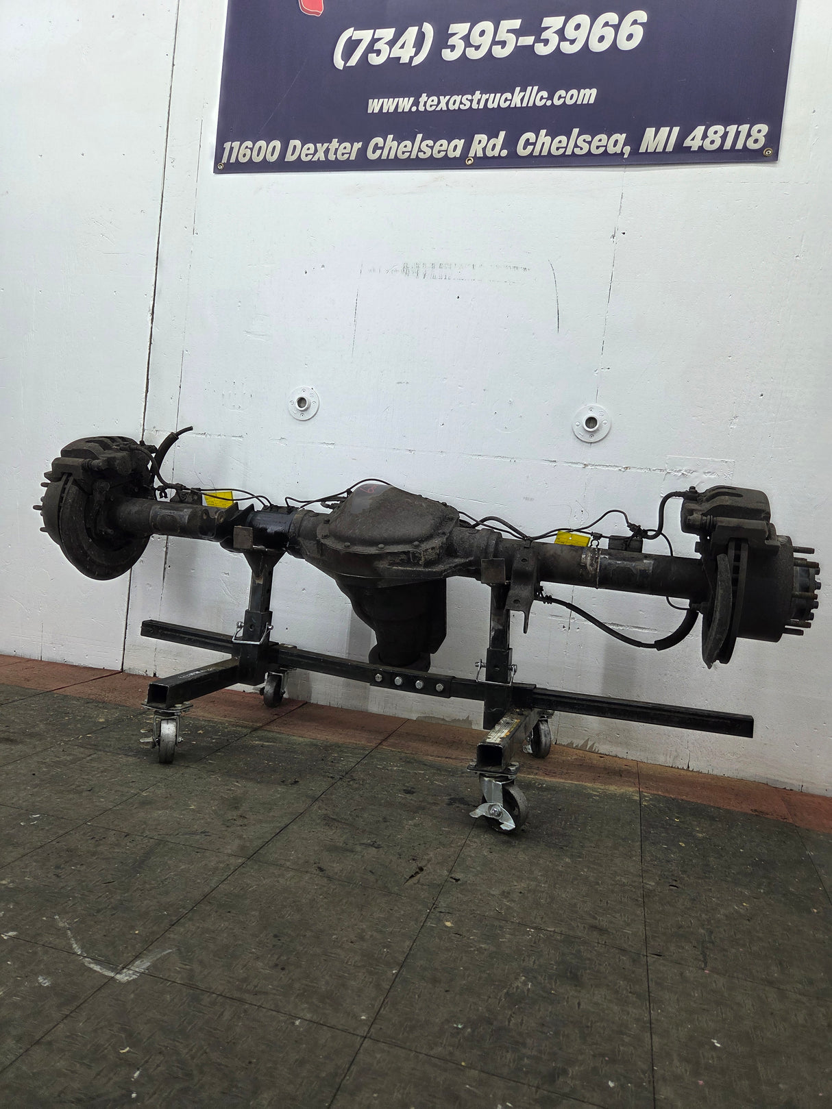 2011-2012 Ford Super Duty F250 F350 Rear Axle 3.73 Gear Ratio Electric Locking Rear End 220k Miles