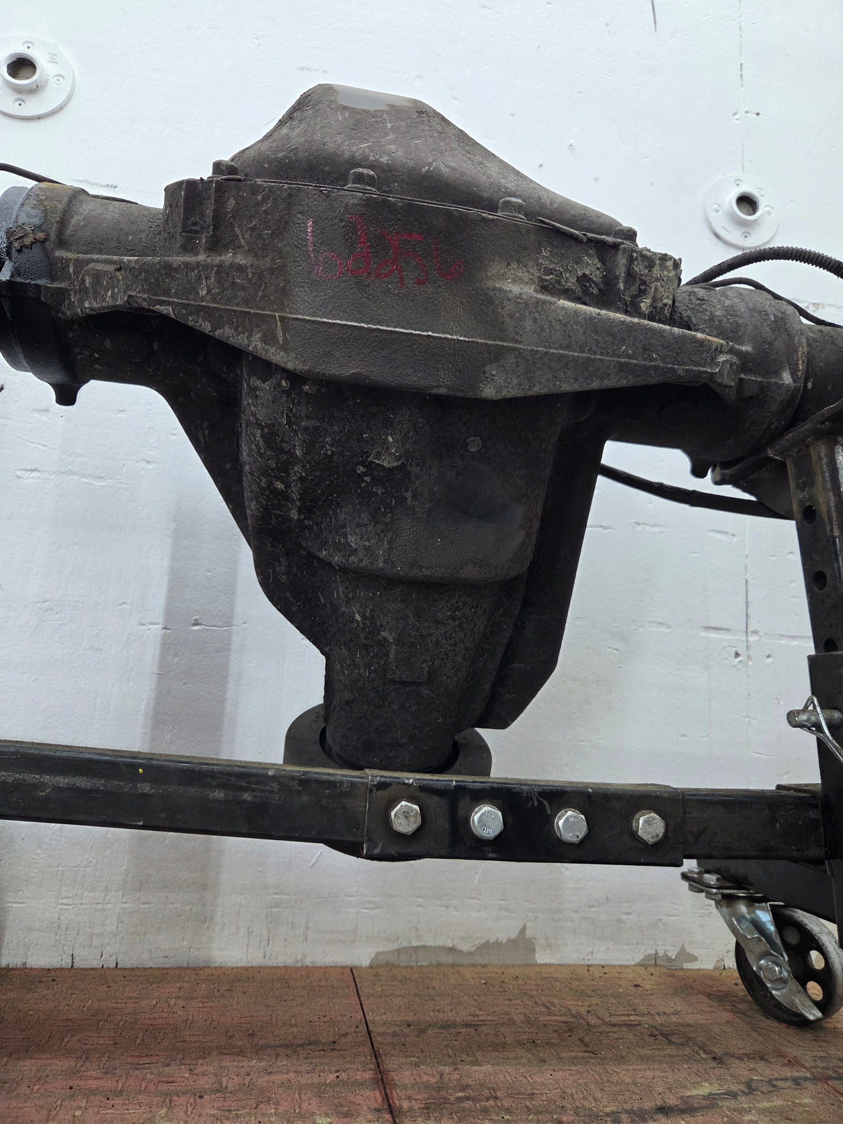2011-2012 Ford Super Duty F250 F350 Rear Axle 3.73 Gear Ratio Electric Locking Rear End 220k Miles