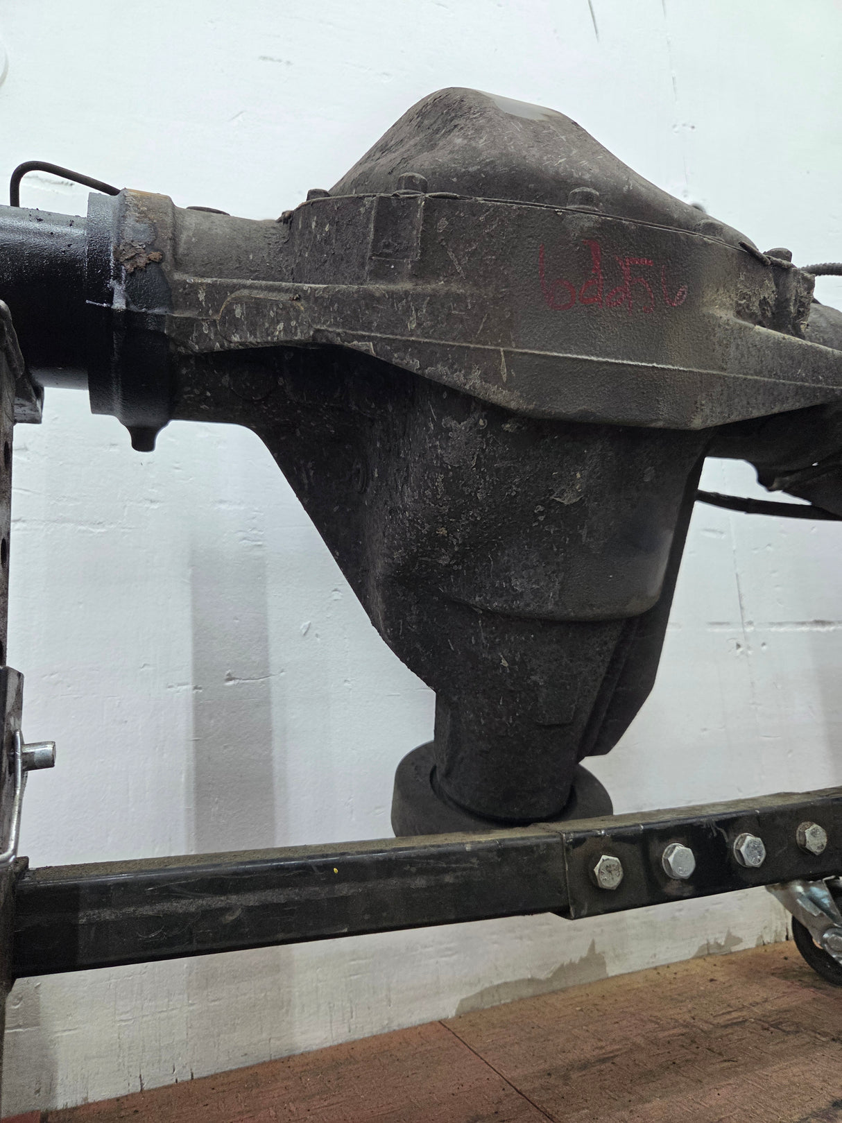 2011-2012 Ford Super Duty F250 F350 Rear Axle 3.73 Gear Ratio Electric Locking Rear End 220k Miles