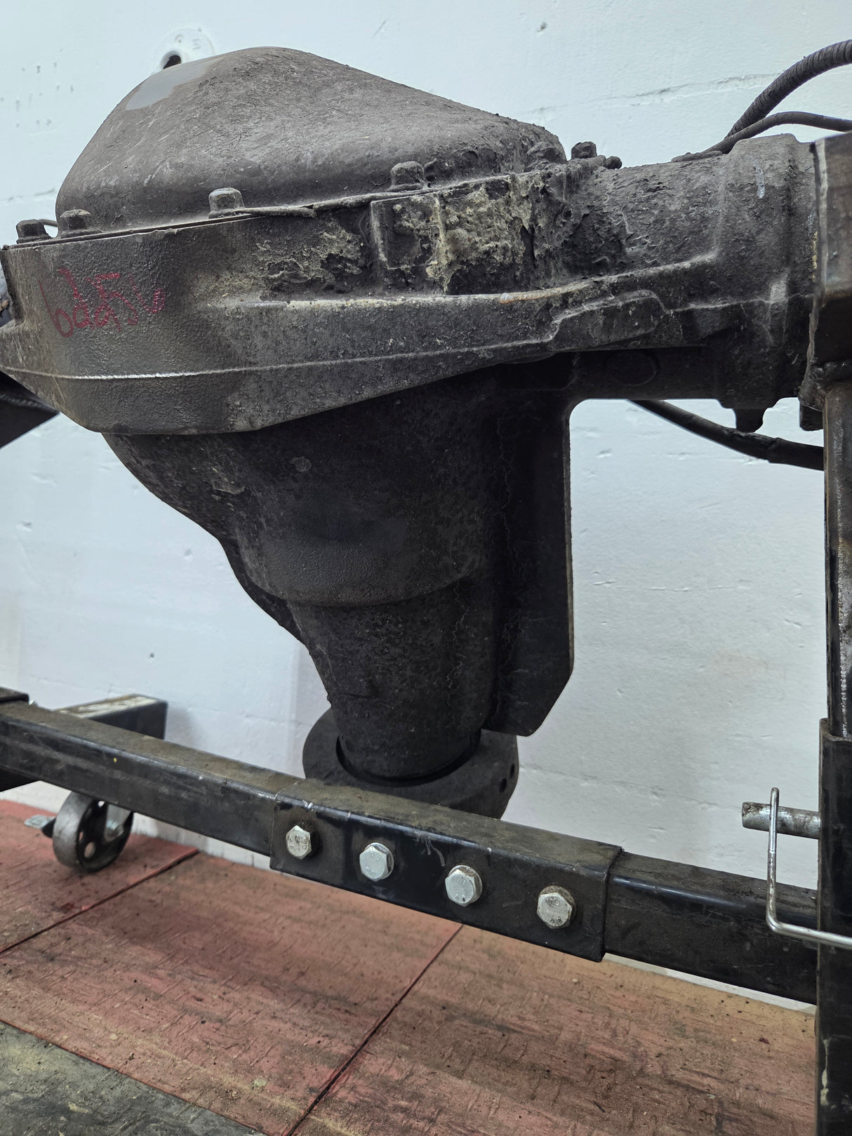 2011-2012 Ford Super Duty F250 F350 Rear Axle 3.73 Gear Ratio Electric Locking Rear End 220k Miles