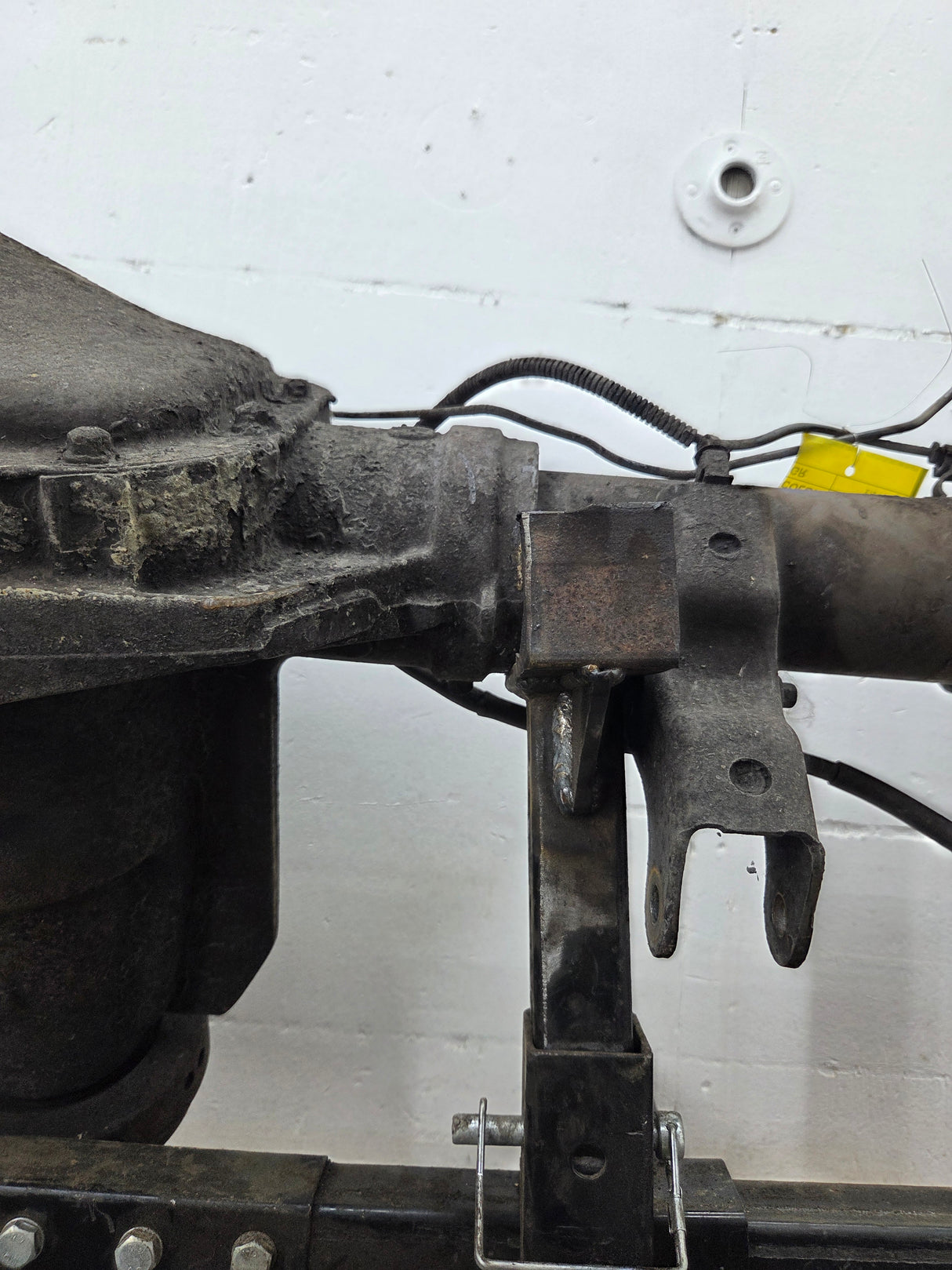 2011-2012 Ford Super Duty F250 F350 Rear Axle 3.73 Gear Ratio Electric Locking Rear End 220k Miles