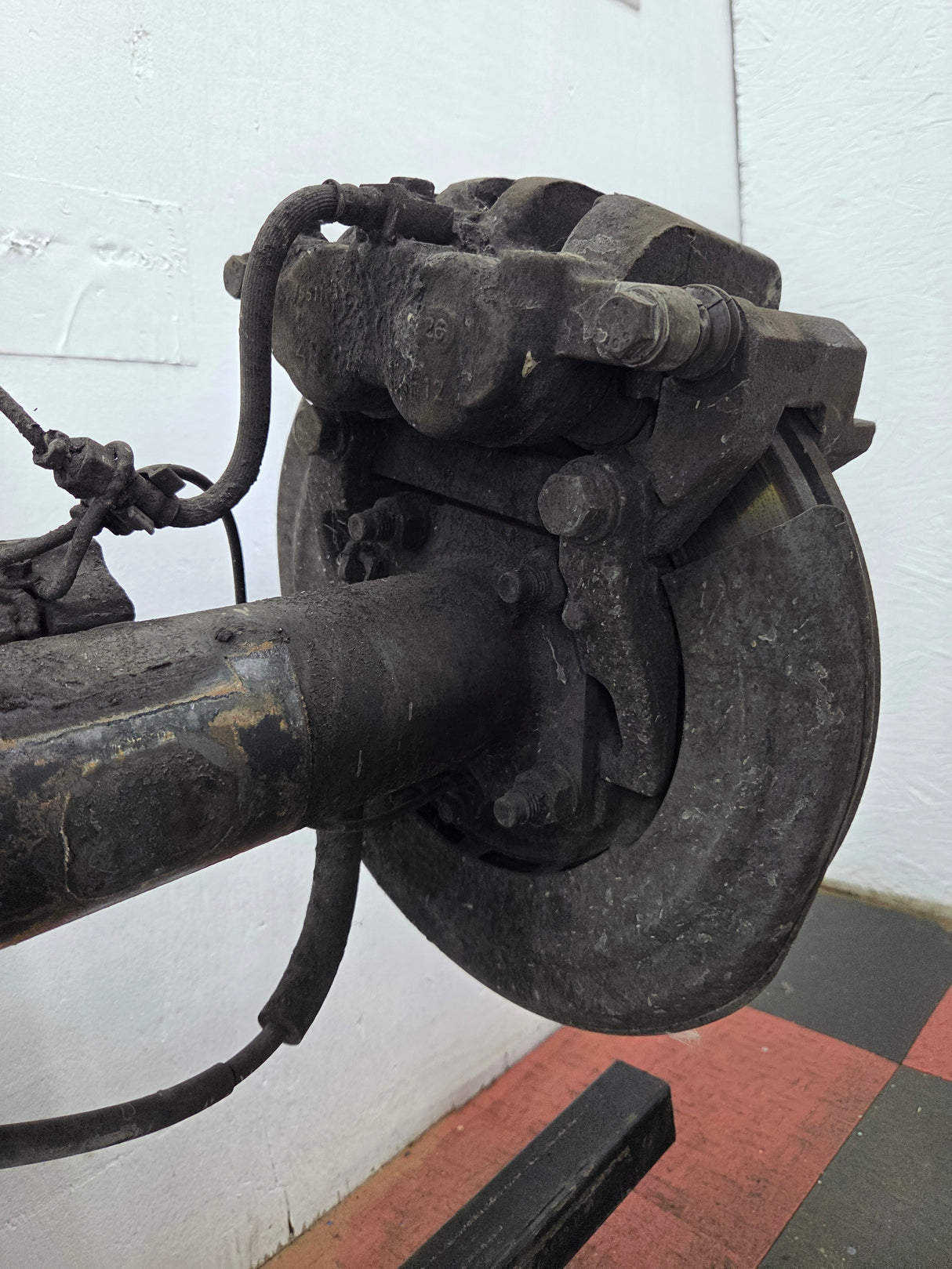 2011-2012 Ford Super Duty F250 F350 Rear Axle 3.73 Gear Ratio Electric Locking Rear End 220k Miles