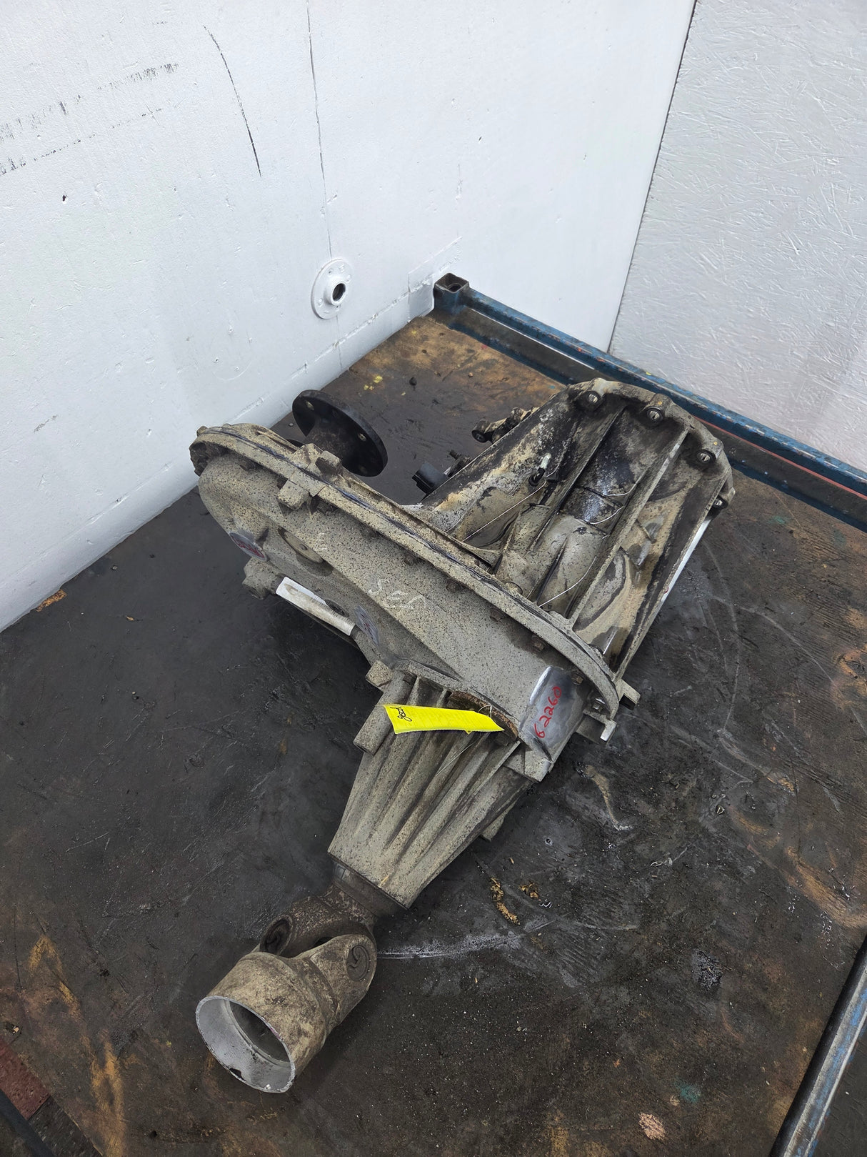 2011-2016 6.2L 6.7L PSD Transfer Case Flange Yoke Manual Shift Ford F250 F350 F450 F550 Super Duty