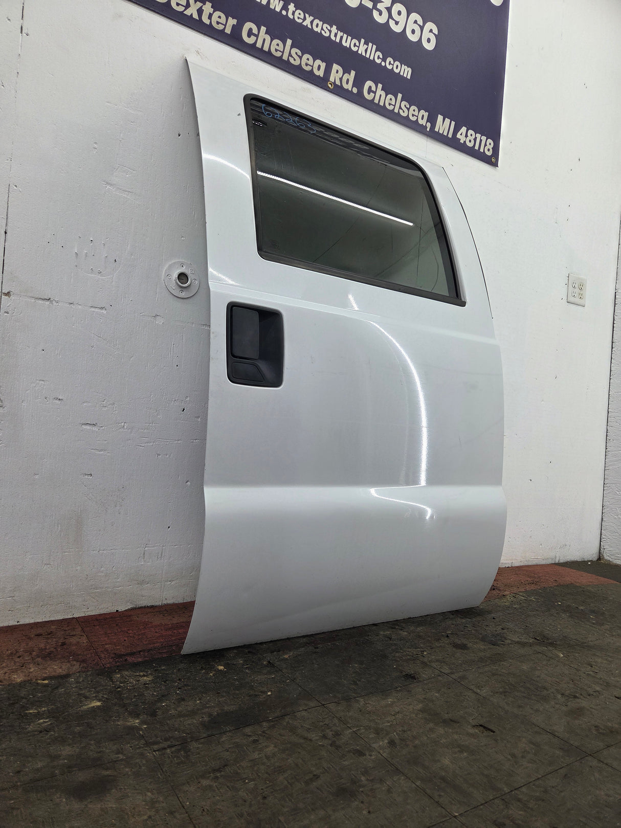 2012-2016 Ford Super Duty Driver Rear Door LH Crew Cab F250 F350 F450 F550