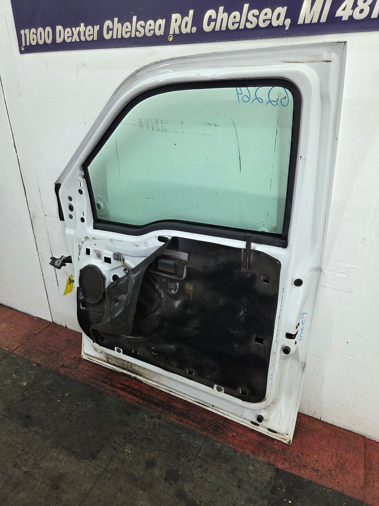 2012-2016 Ford Super Duty RH Passenger Side Front Door F250 F350 F450 F550