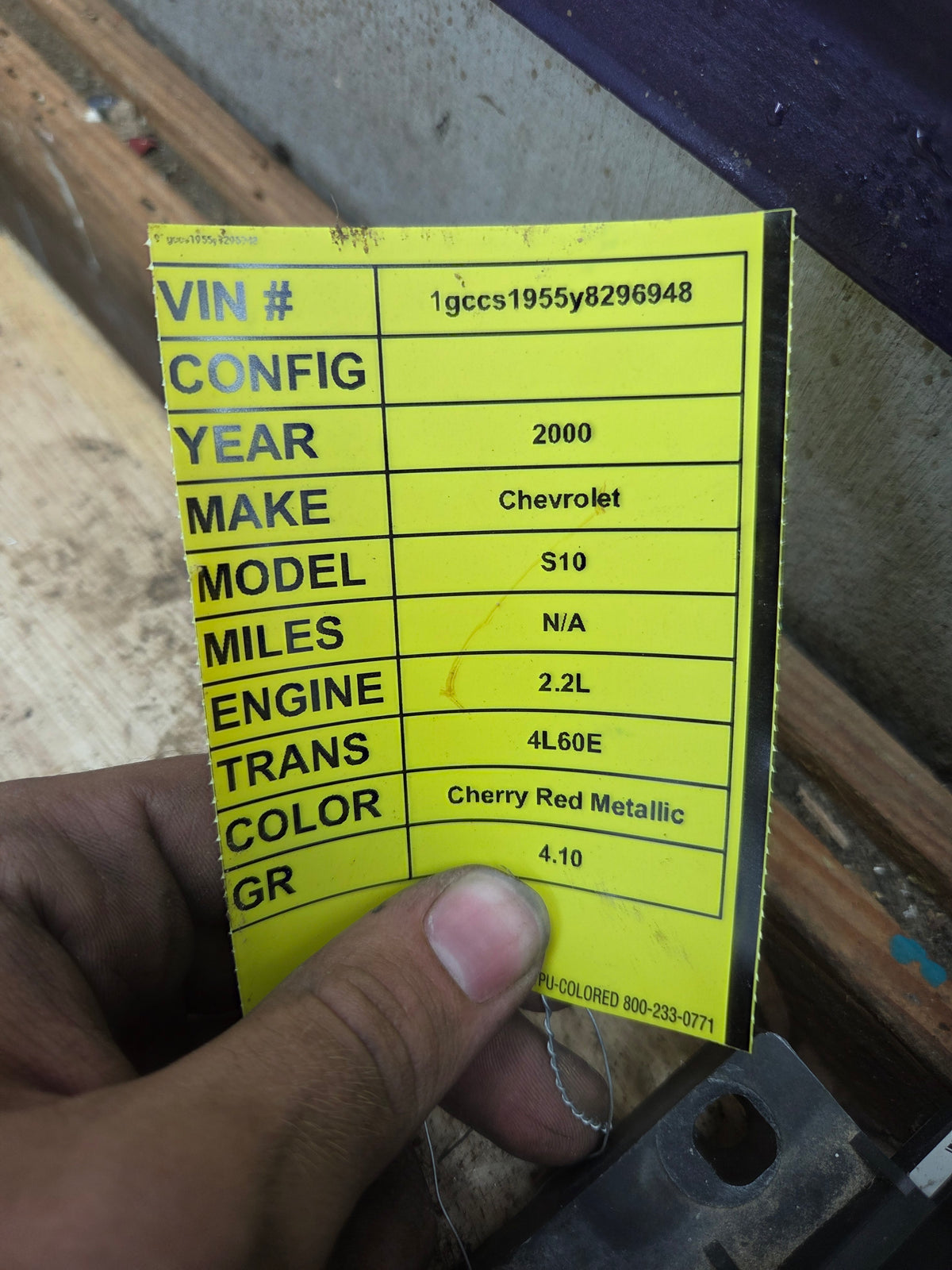 1998-2004 Chevrolet GMC Engine Bay Fuse Box - 15328925