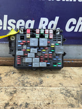 2003-2005 Chevrolet Silverado / GMC Sierra 1500 250 3500 Engine Bay Fuse Box - 15201928