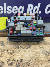 2003-2005 Chevrolet Silverado / GMC Sierra 1500 250 3500 Engine Bay Fuse Box - 15201928