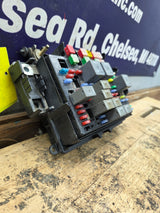 2003-2005 Chevrolet Silverado / GMC Sierra 1500 250 3500 Engine Bay Fuse Box - 15201928