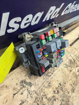 2003-2005 Chevrolet Silverado / GMC Sierra 1500 250 3500 Engine Bay Fuse Box - 15201928