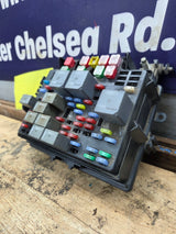 2003-2005 Chevrolet Silverado / GMC Sierra 1500 250 3500 Engine Bay Fuse Box - 15201928