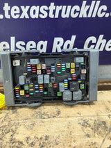 2007-2009 Chevrolet Silverado / GMC Sierra 1500 2500 3500 Engine Bay Fuse Box
