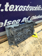 2007-2009 Chevrolet Silverado / GMC Sierra 1500 2500 3500 Engine Bay Fuse Box