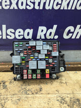 2003-2005 Chevrolet Silverado / GMC Sierra 1500 250 3500 Engine Bay Fuse Box - 15201928