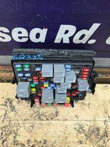 2003-2005 Chevrolet Silverado / GMC Sierra 1500 250 3500 Engine Bay Fuse Box - 15201928