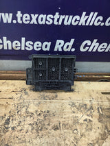 2003-2005 Chevrolet Silverado / GMC Sierra 1500 250 3500 Engine Bay Fuse Box - 15201928