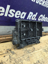 2003-2005 Chevrolet Silverado / GMC Sierra 1500 250 3500 Engine Bay Fuse Box - 15201928