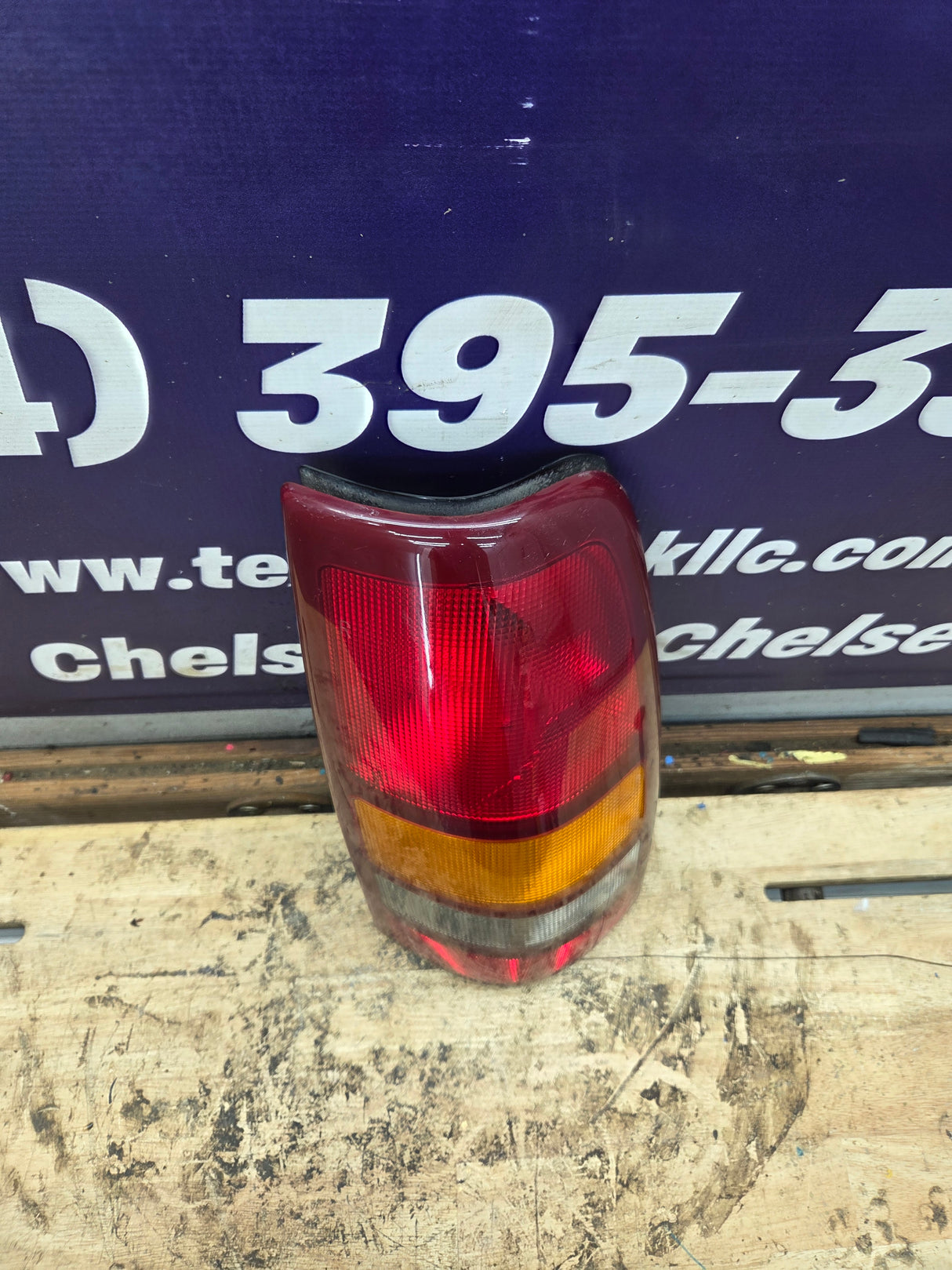 1999–2007 Chevrolet Silverado/GMC Sierra Passenger Side Tail Light 16524516