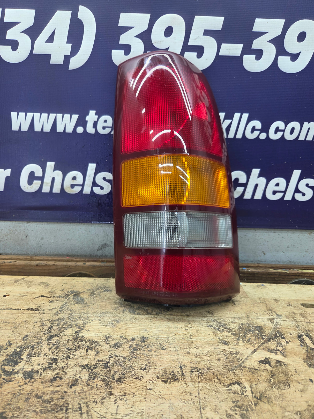 1999–2007 Chevrolet Silverado/GMC Sierra Passenger Side Tail Light 16524516