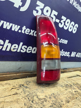 1999–2007 Chevrolet Silverado/GMC Sierra Passenger Side Tail Light 16524516