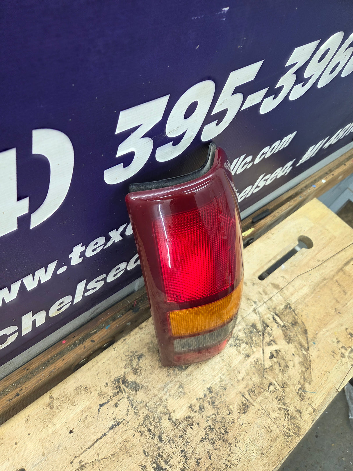1999–2007 Chevrolet Silverado/GMC Sierra Passenger Side Tail Light 16524516