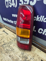1999–2007 Chevrolet Silverado/GMC Sierra Passenger Side Tail Light 16524516