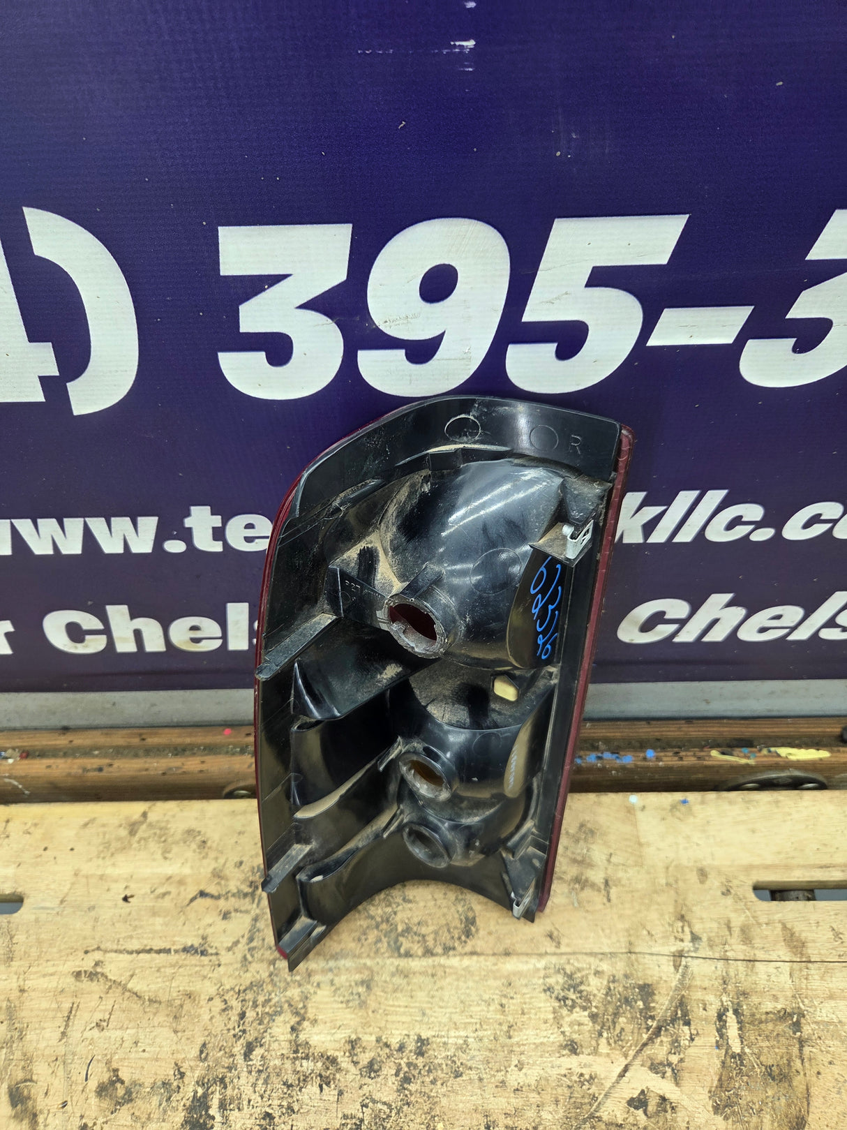 1999–2007 Chevrolet Silverado/GMC Sierra Passenger Side Tail Light 16524516