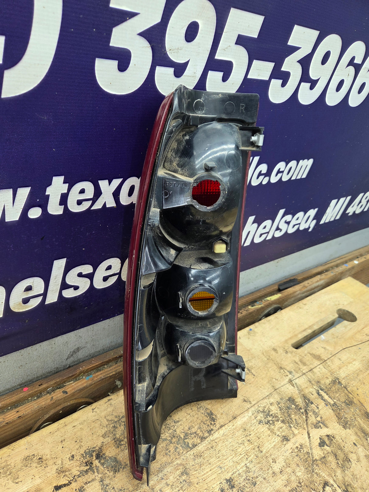 1999–2007 Chevrolet Silverado/GMC Sierra Passenger Side Tail Light 16524516