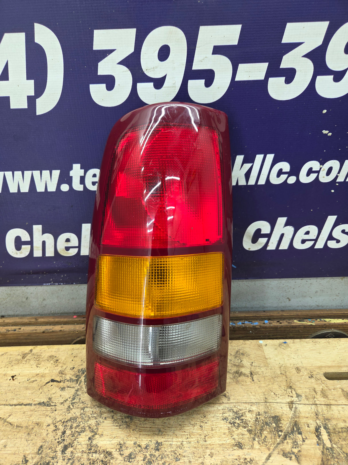 1999–2007 Chevrolet Silverado/GMC Sierra Driver Side Tail Light TYC 11-5185-00