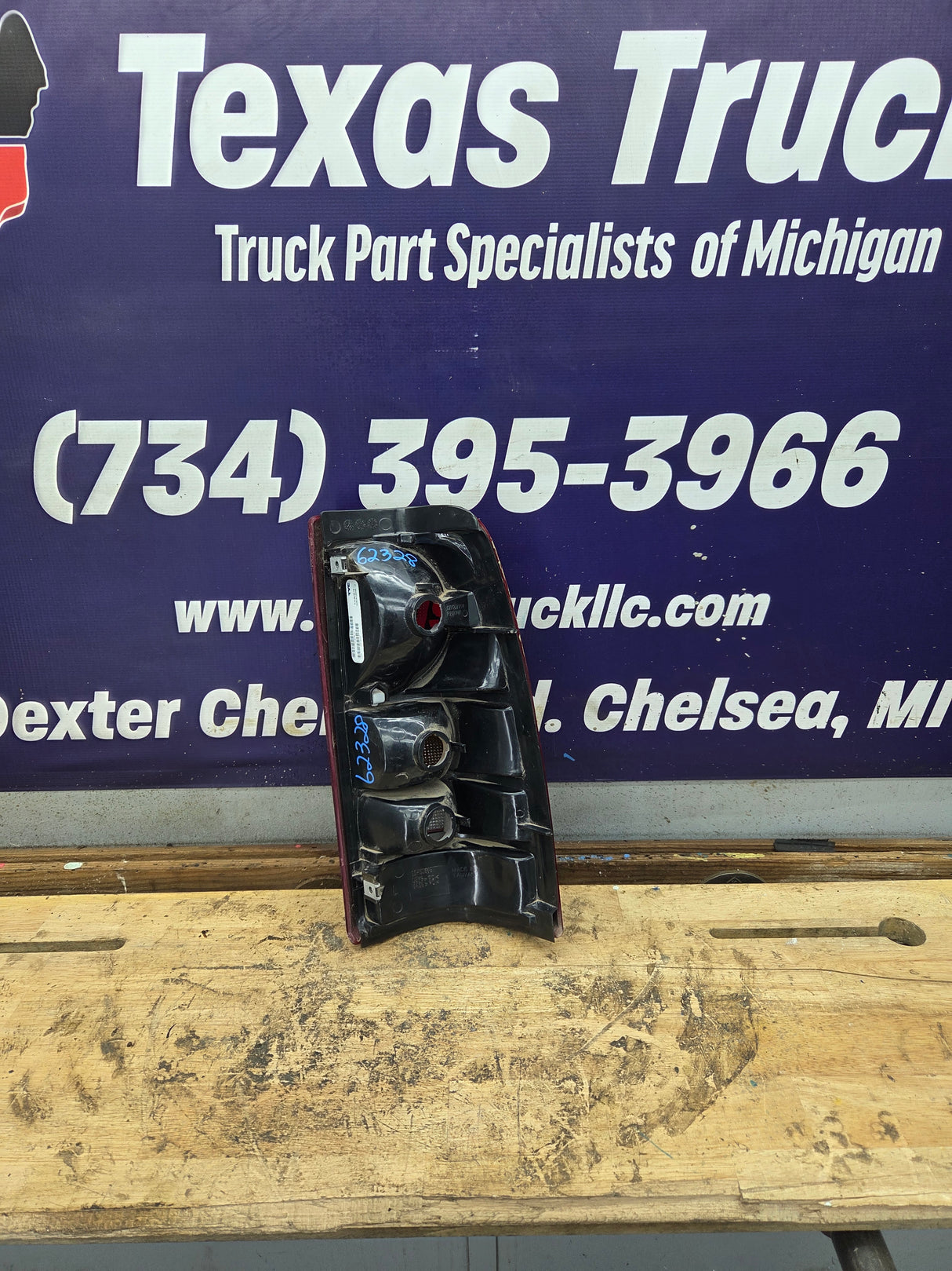 1999–2007 Chevrolet Silverado/GMC Sierra Driver Side Tail Light TYC 11-5185-00