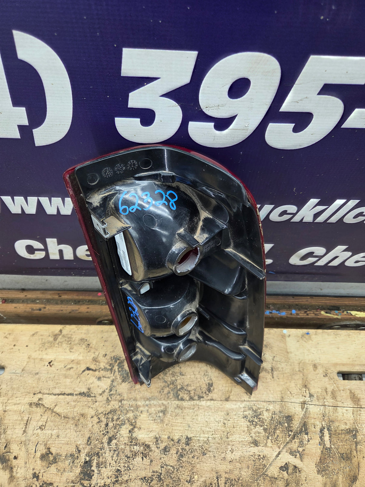 1999–2007 Chevrolet Silverado/GMC Sierra Driver Side Tail Light TYC 11-5185-00