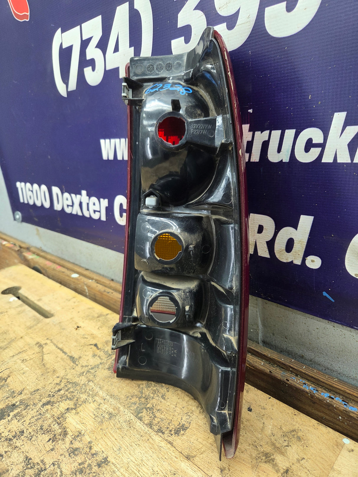 1999–2007 Chevrolet Silverado/GMC Sierra Driver Side Tail Light TYC 11-5185-00