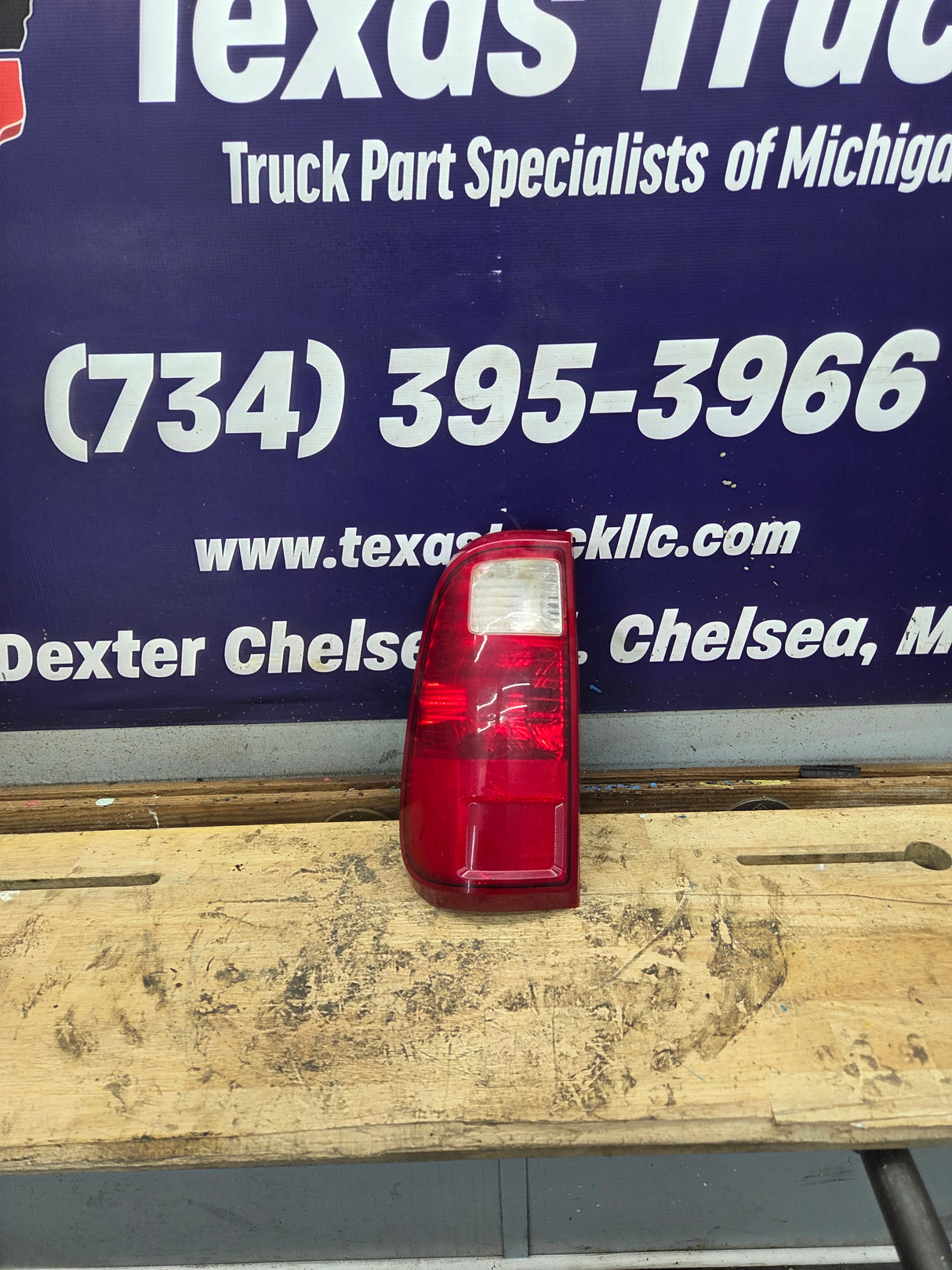 2008-2016 Ford Super Duty Driver Side Tail Light F250 F350 F450 F550 7C34-13B505-A