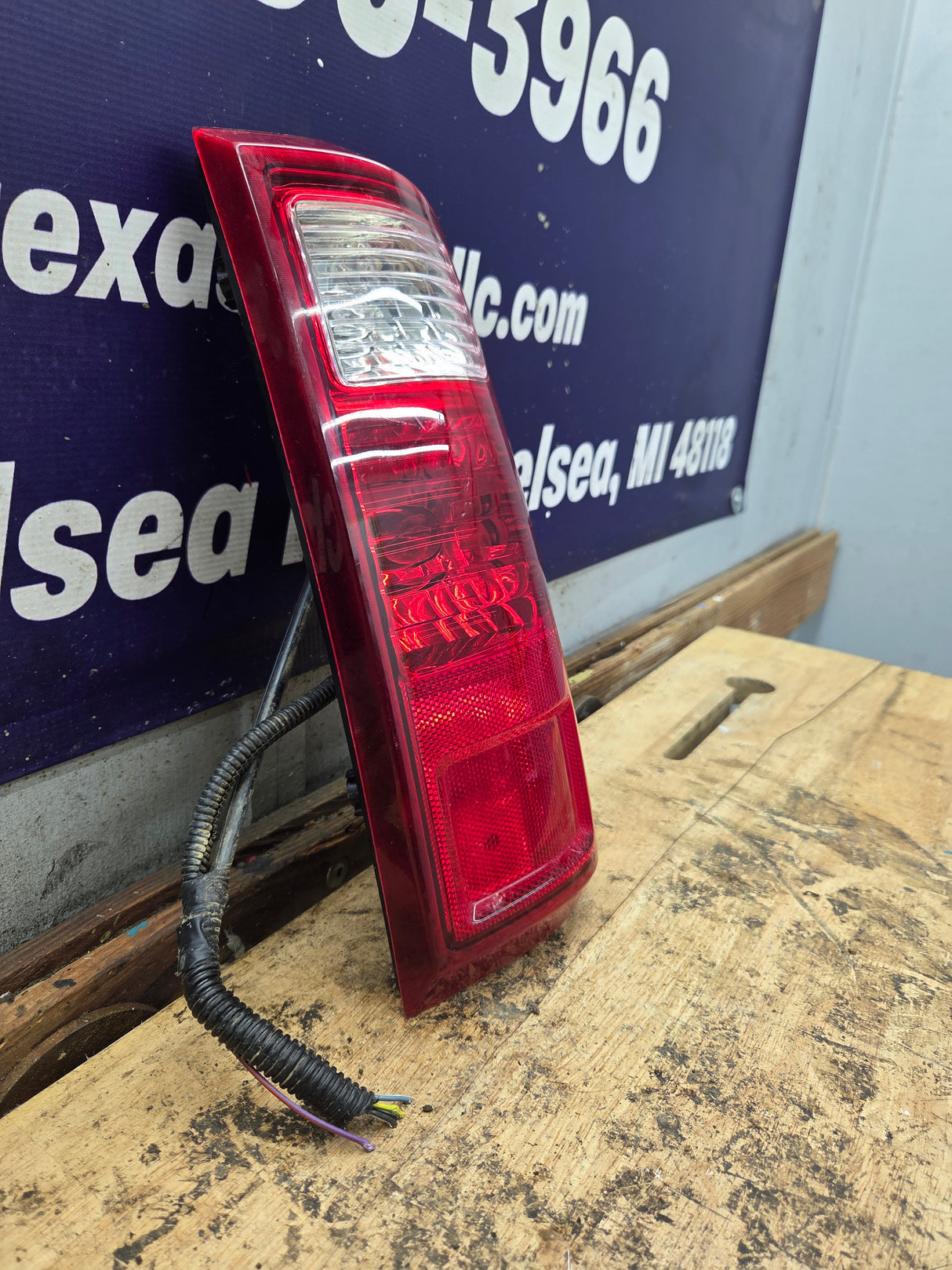 2008-2016 Ford Super Duty Passenger Side Tail Light F250 F350 F450 F550 7C34-13B504-A