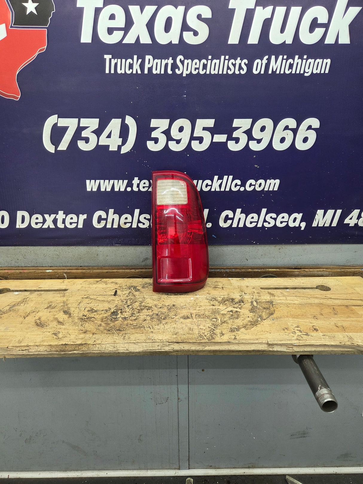 2008-2016 Ford Super Duty Passenger Side Tail Light F250 F350 F450 F550 7C34-13B504-A